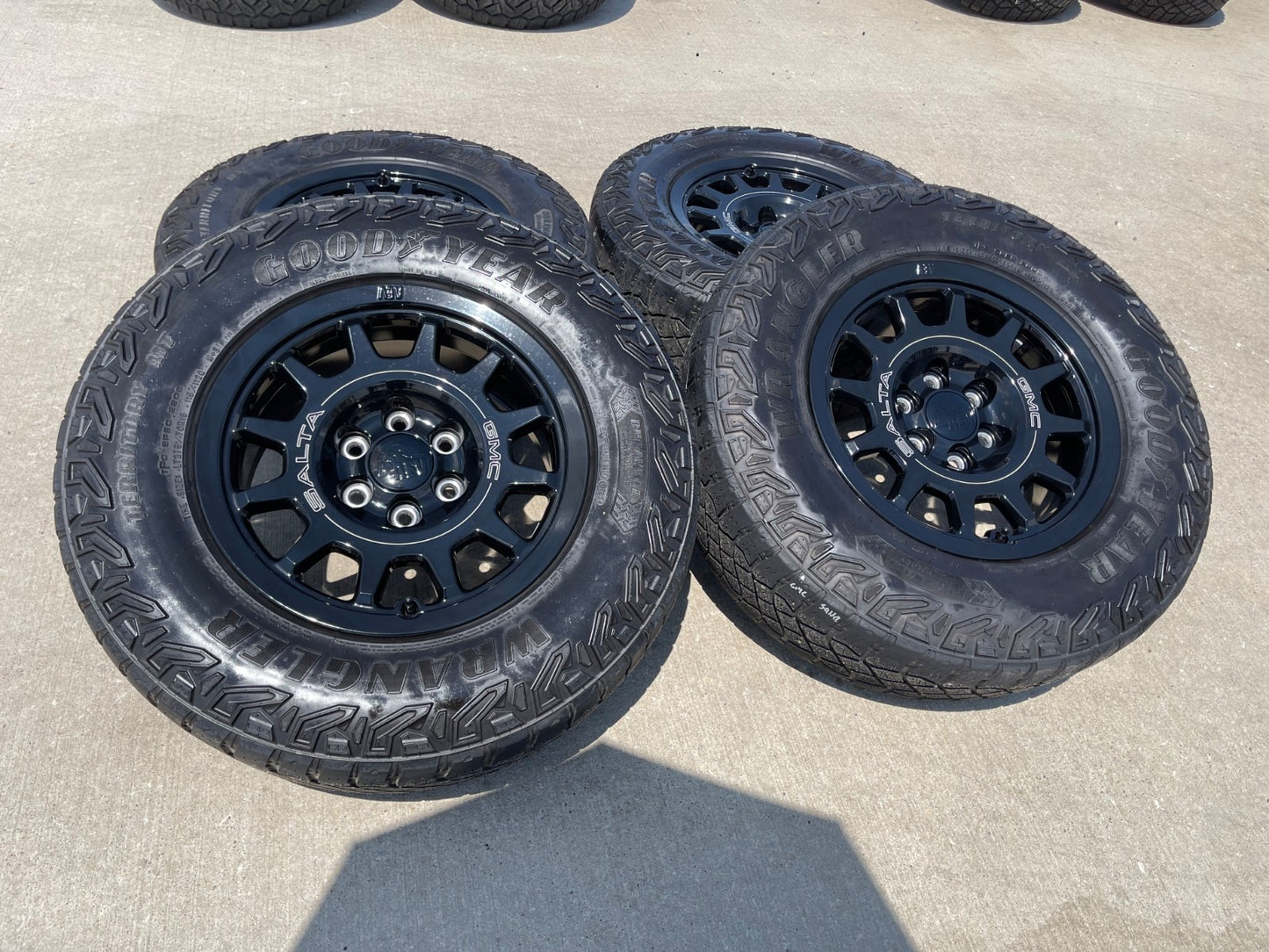 18" AEV SALTA GMC Sierra AT4X Chevy Silverado OEM rims wheels SET NEW GOODYEAR