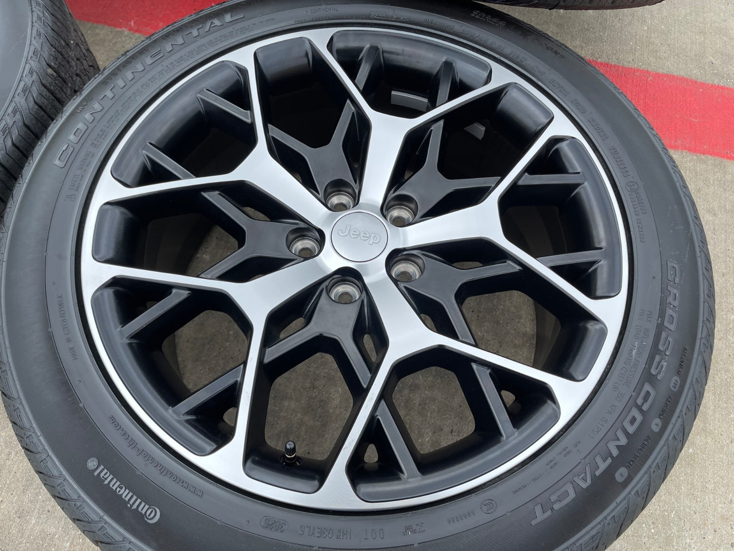 21" Jeep Grand Cherokee L OEM wheels rims 9291 Durango tires SET CONTINENTAL NEW