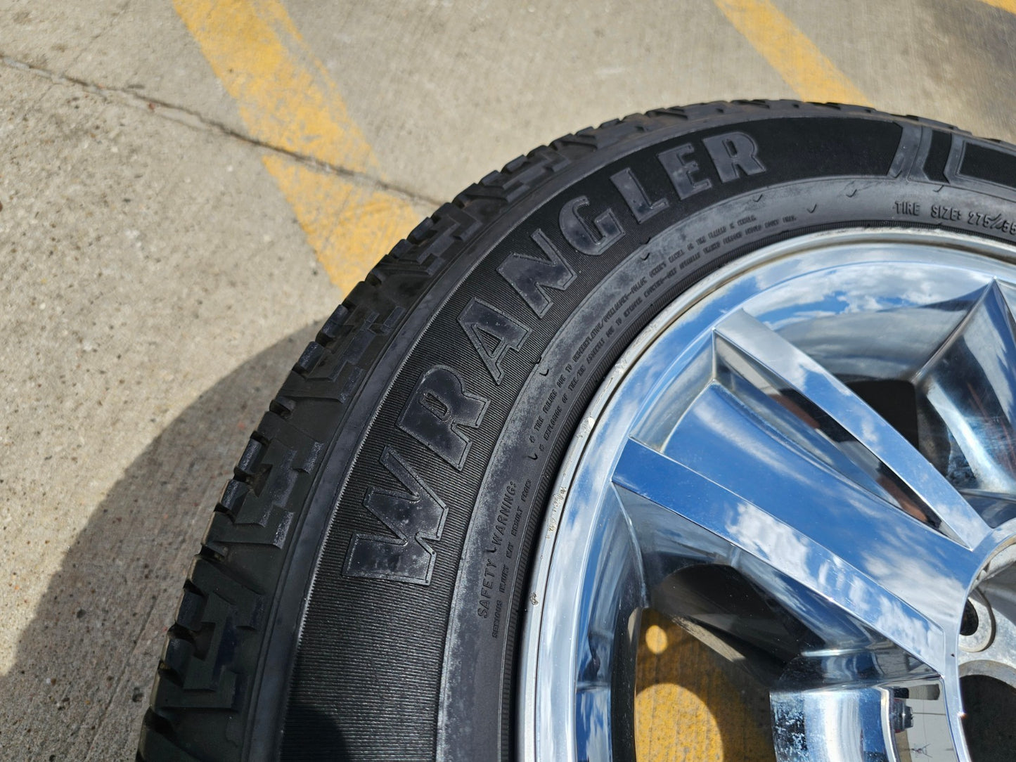 (1) 20" Chevy Silverado Tahoe Suburban chrome OEM 5416 wheel rim tire spare