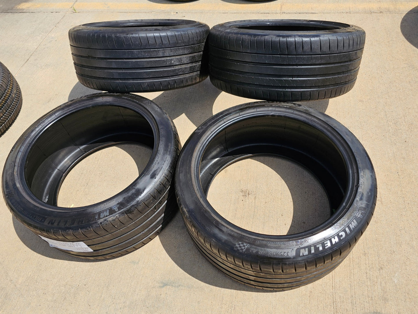 (2) 285/40/22 + (2) 325/35/22 Michelin Pilot Sport 4 S 110Y XL STAGGERED tires