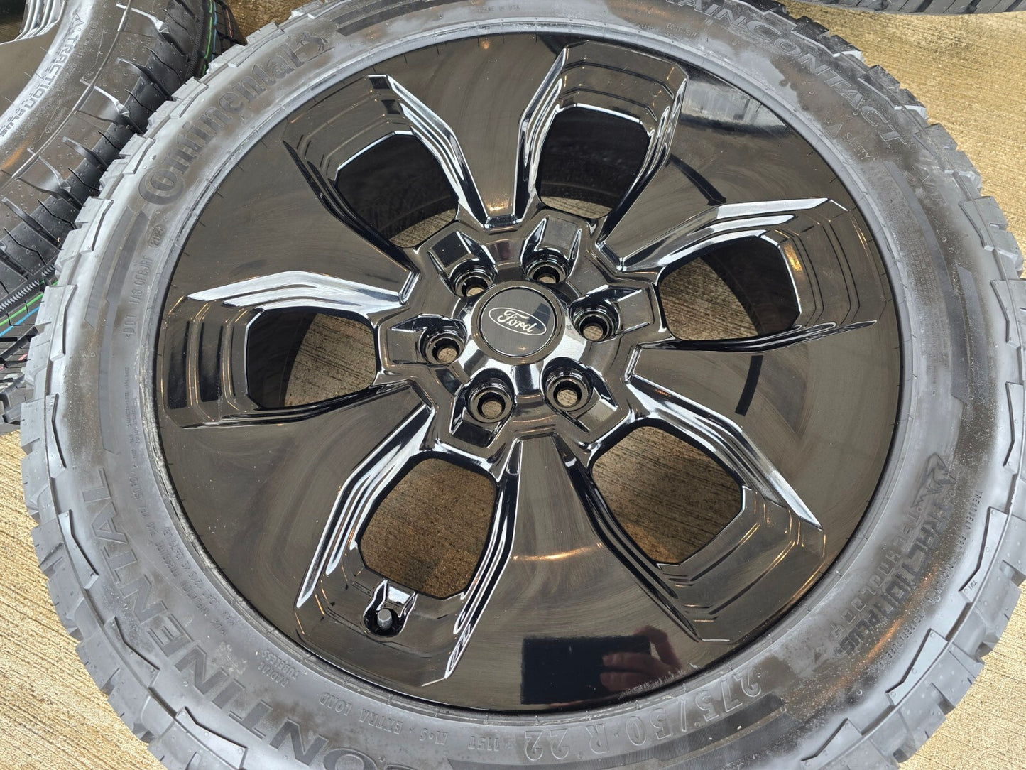 22" Ford F-150 LIMITED OEM rims wheels 10472 tires 2023 2024 2025 NEW