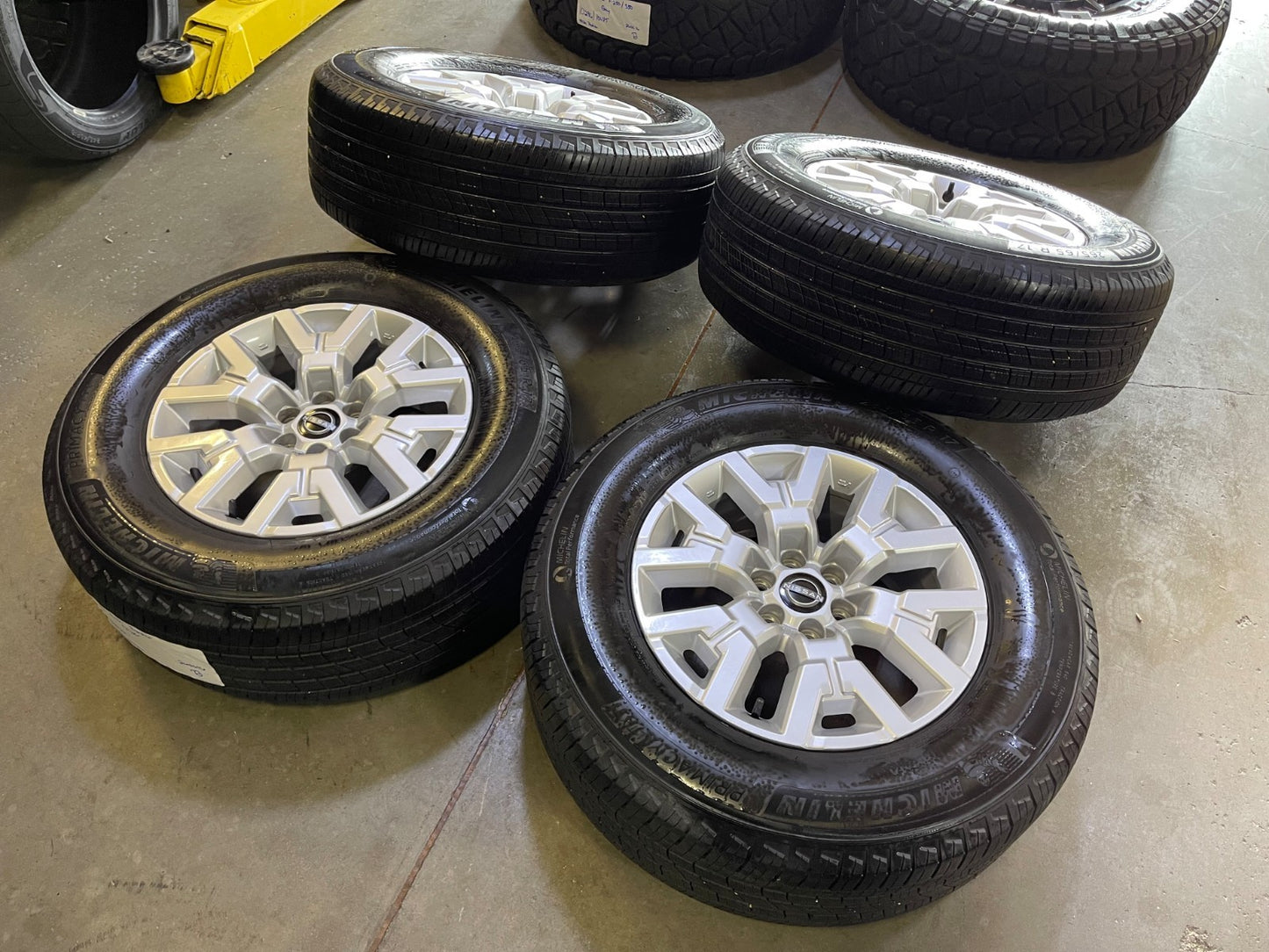17" Nissan Frontier OEM Desert Runner 62832 wheels rims 2024 2025 2026 MICHELIN