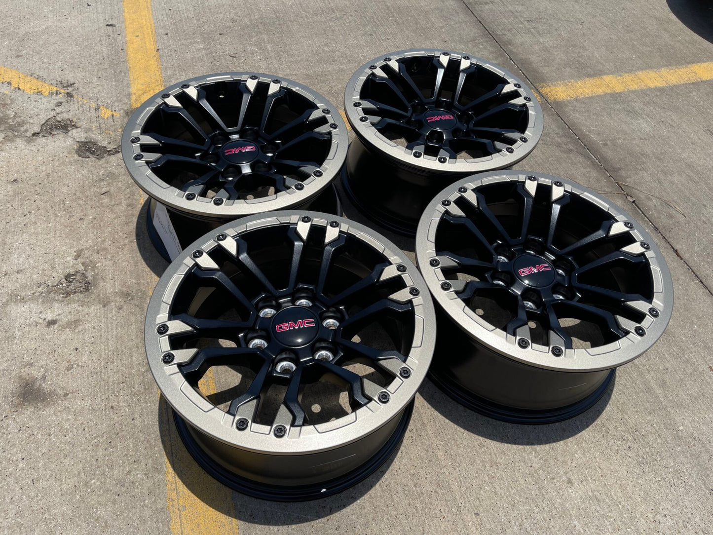 18" GMC Sierra Chevy Silverado OEM Beadlock wheels rims Canyon Colorado NEW