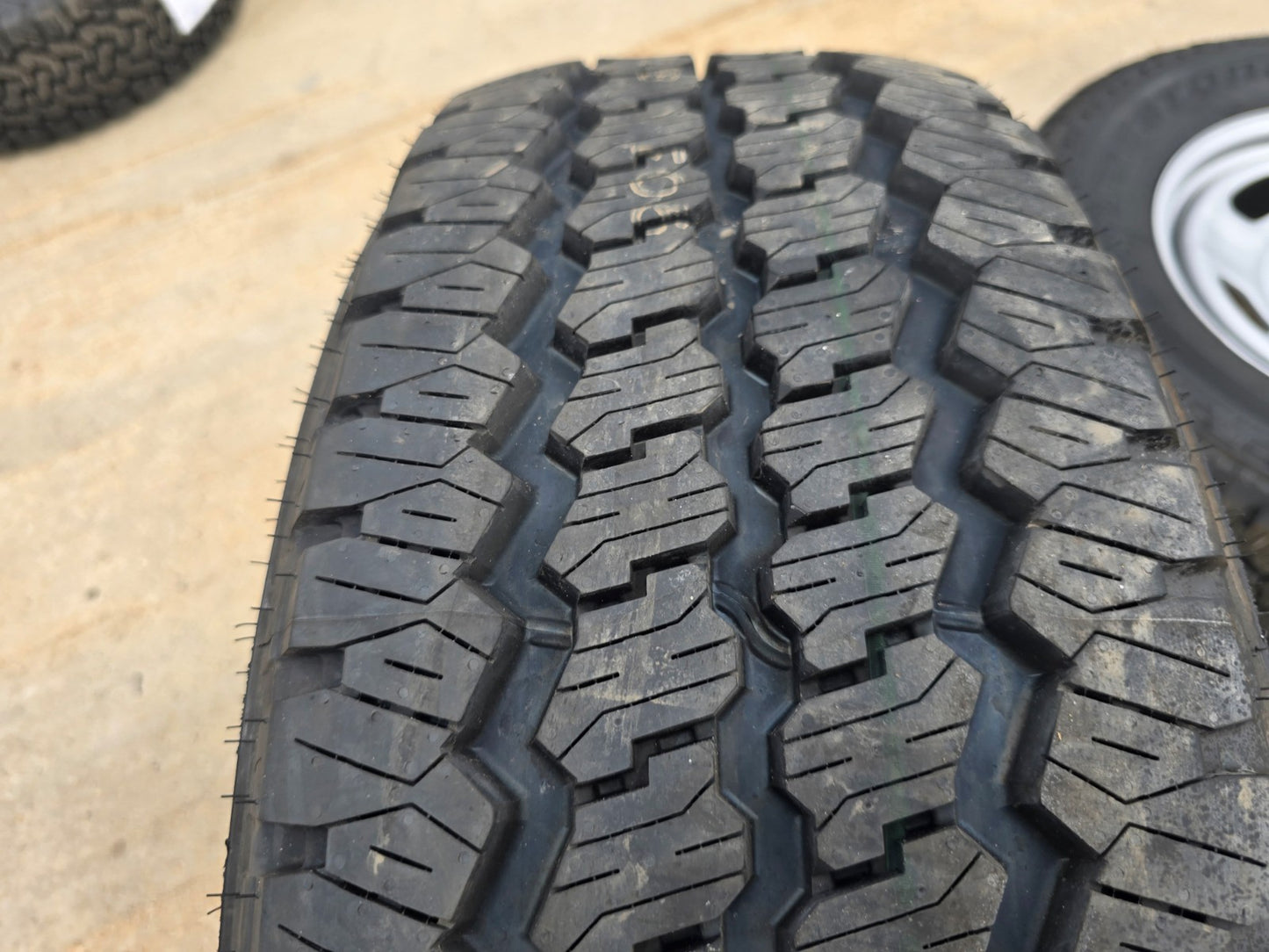 NEW 18" Ford F-250 F-350 OEM wheel rim tire (1) spare RIM #3842 FITS 2006-2027