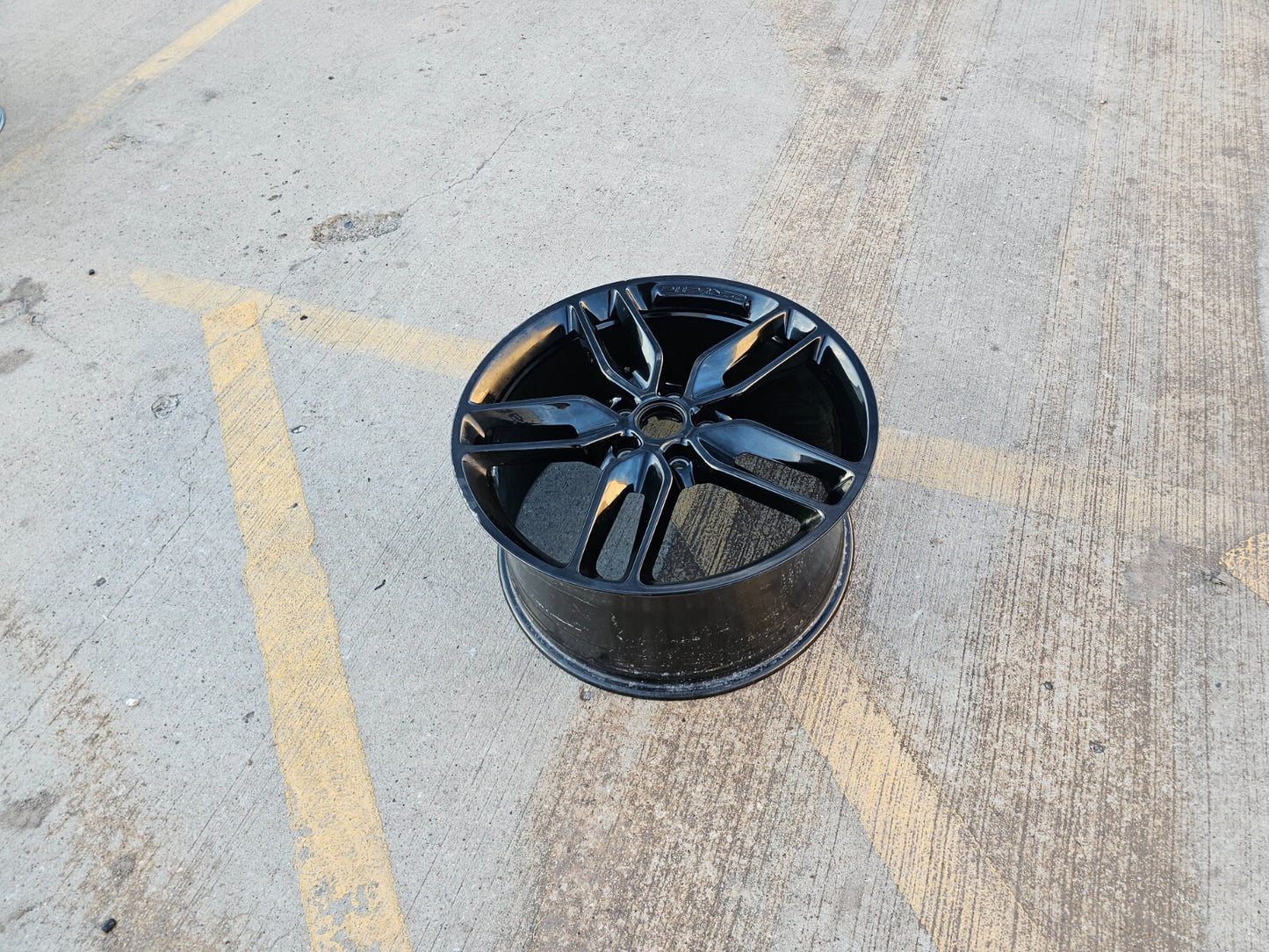 20x10 Chevy Corvette OEM wheel rim 5639 5641 black REAR 2015 2016 2017 2018 2019