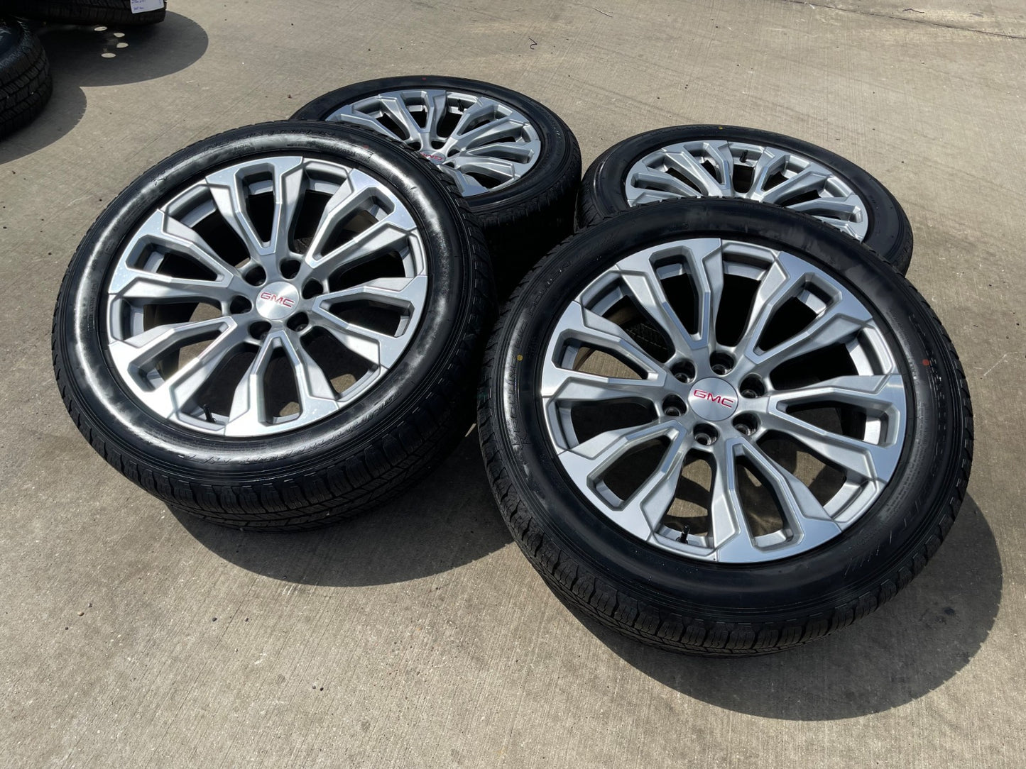 22" GMC Yukon Sierra DENALI OEM wheel rim 14025 97000 tire spare