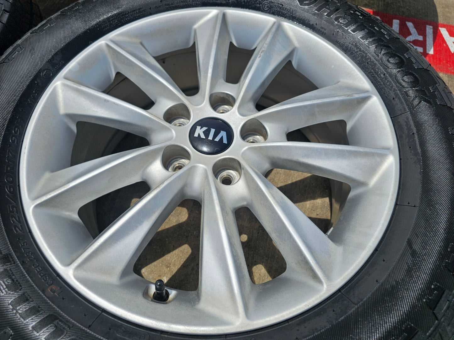 17" Kia Sorento Sedona Sportage Carnival OEM wheels rims 74782 SET tires