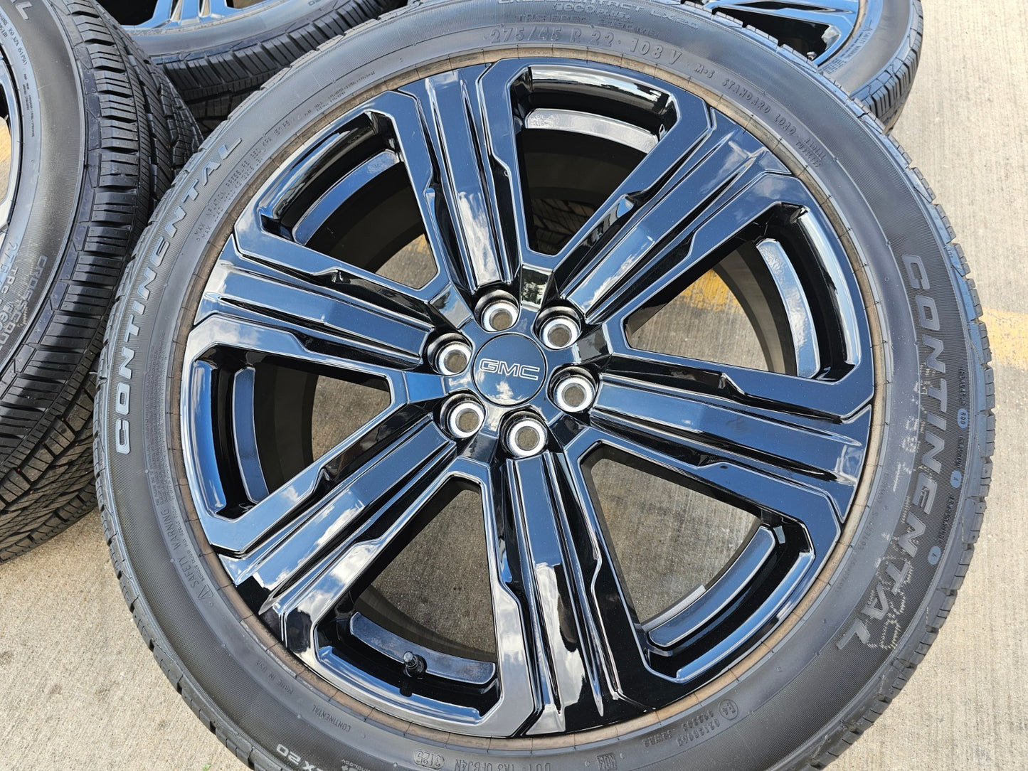 22" GMC Acadia OEM wheels rims Blazer Traverse Buick Enclave XT6 2025 2026 NEW