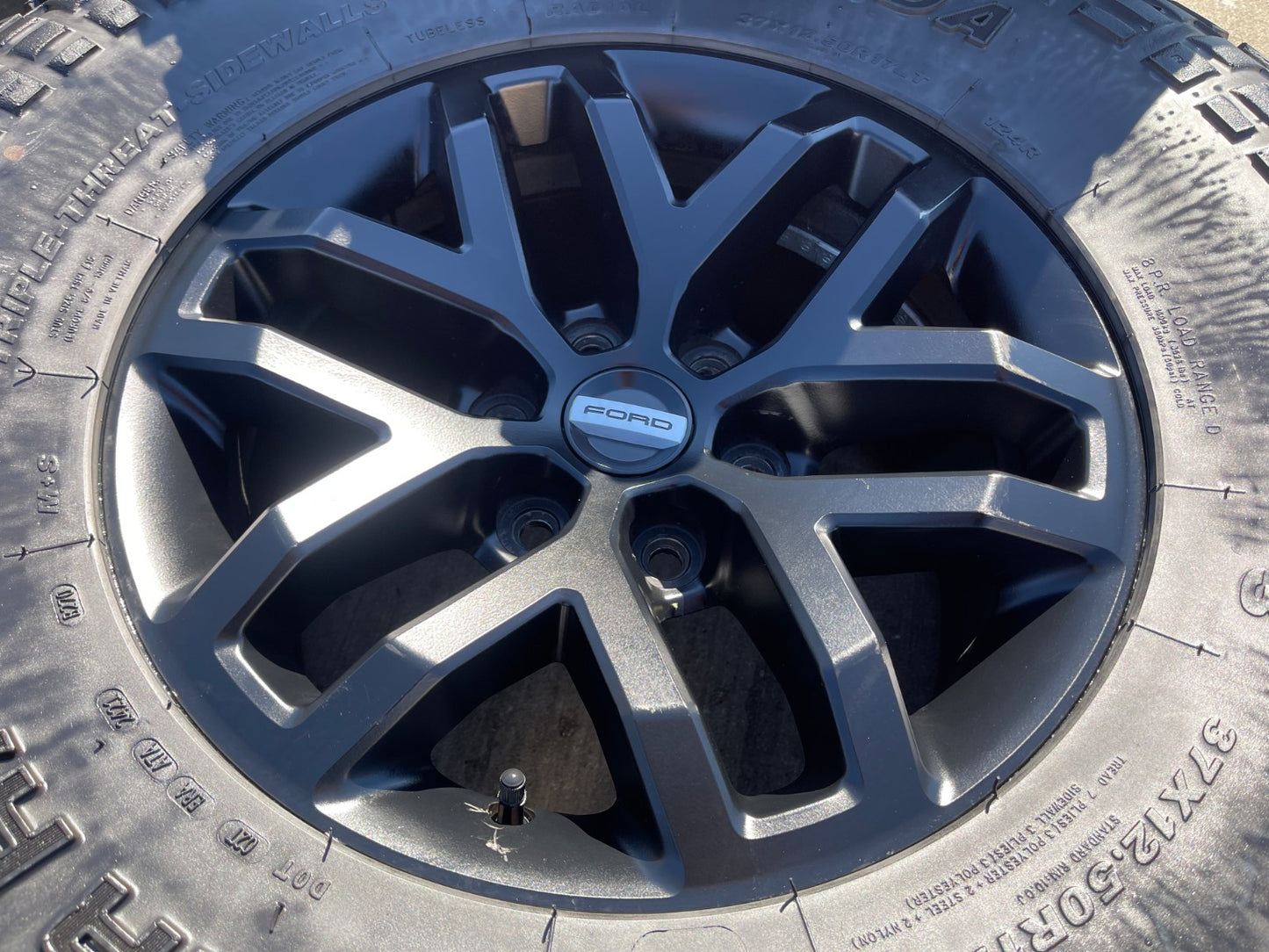 17" Ford F-150 Raptor OEM 10115 rims wheels tires KENDA R/T 37"
