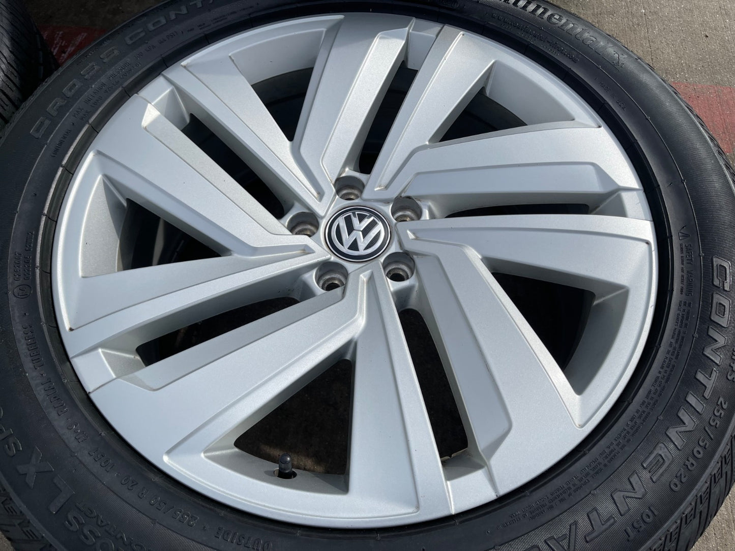 20" VW Atlas OEM wheels rims tires 70076 Audi Q7 Q8 2020 2021 2022 2023 2024
