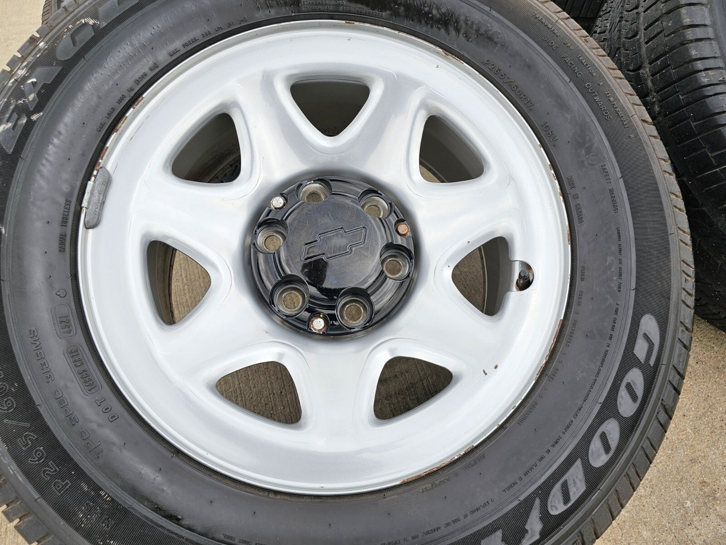 (1) 17" Chevy Tahoe PPV Police Package OEM 8111 spare wheel rim tire