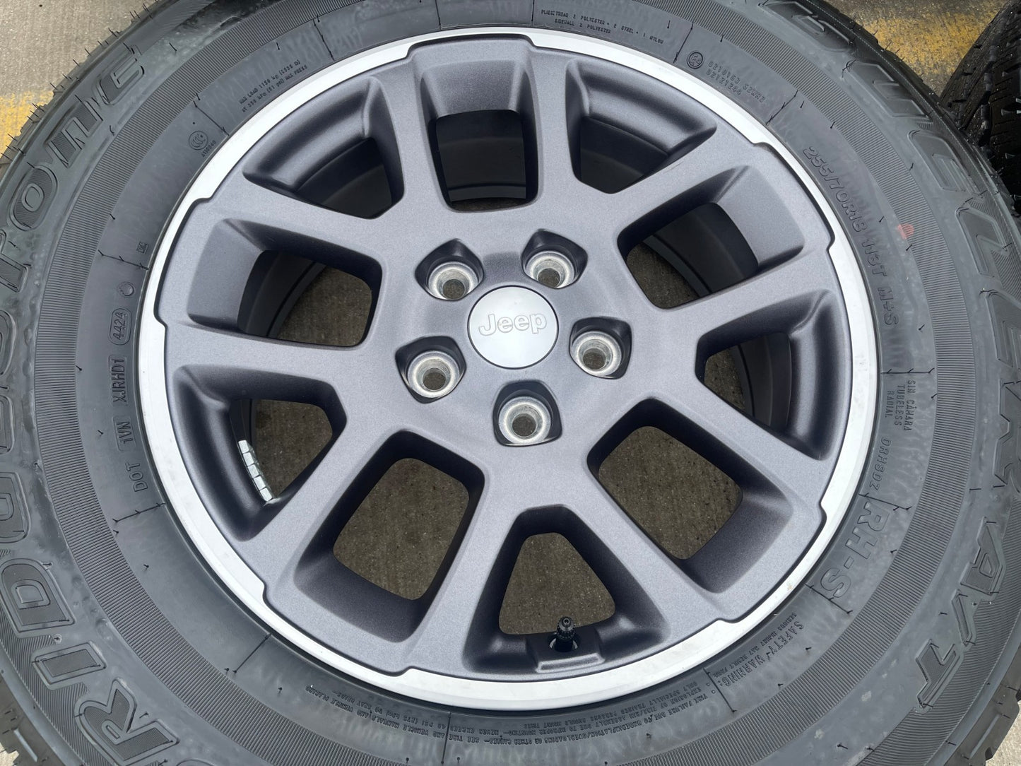 18" Jeep Gladiator Overland OEM wheels rims Wrangler 9241 tires BRIDGESTONE A/T