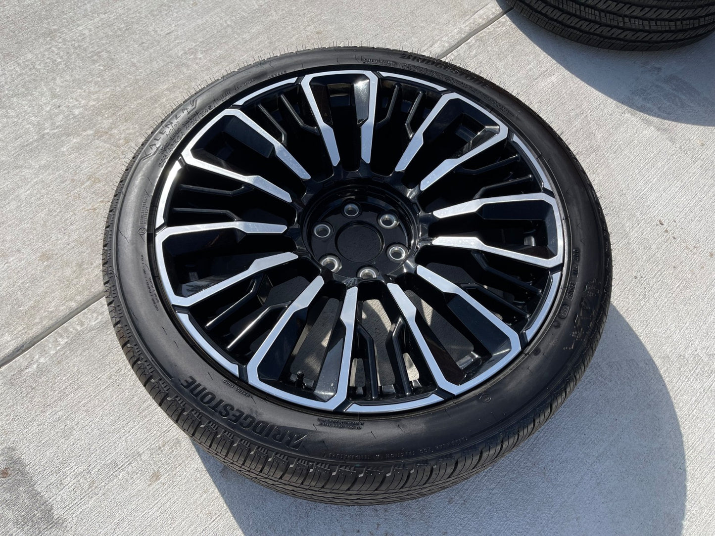 24" Chevy Tahoe Suburban Silverado OEM High Country wheel rim 2025 2026 2027
