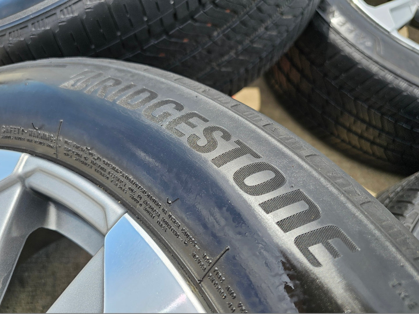 22" GMC Yukon Sierra DENALI OEM wheels rims 14025 97000 tires