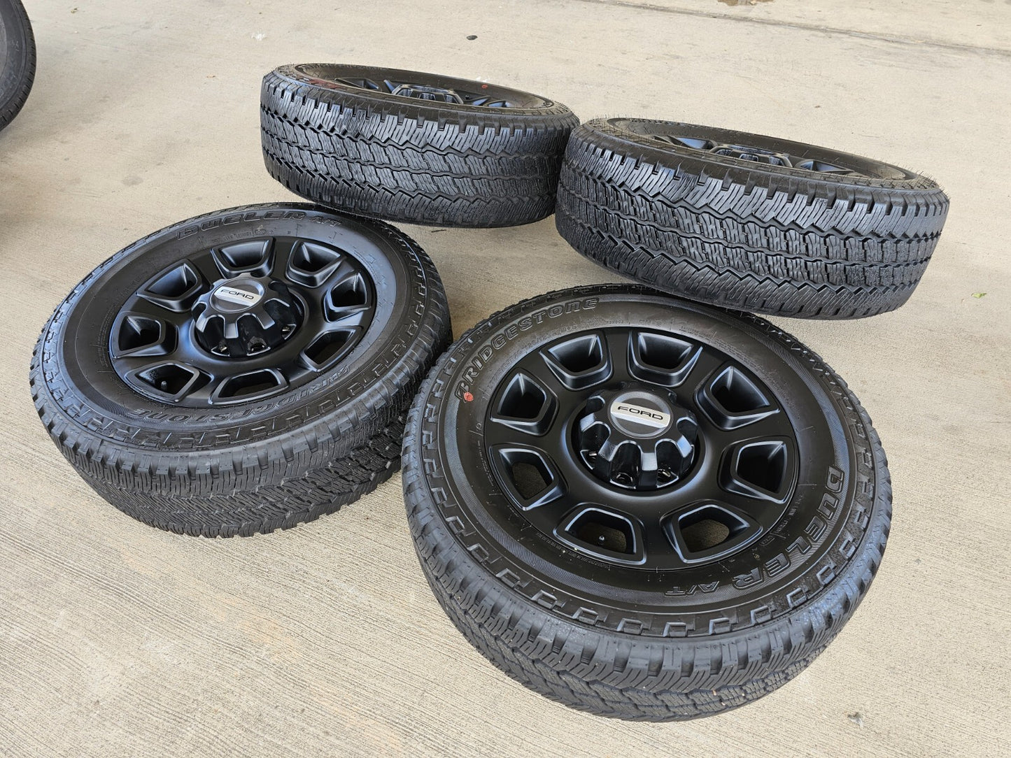 20" Ford F-250 F-350 OEM Lariat Platinum wheels rims 10486 tires 2024 2025 2026