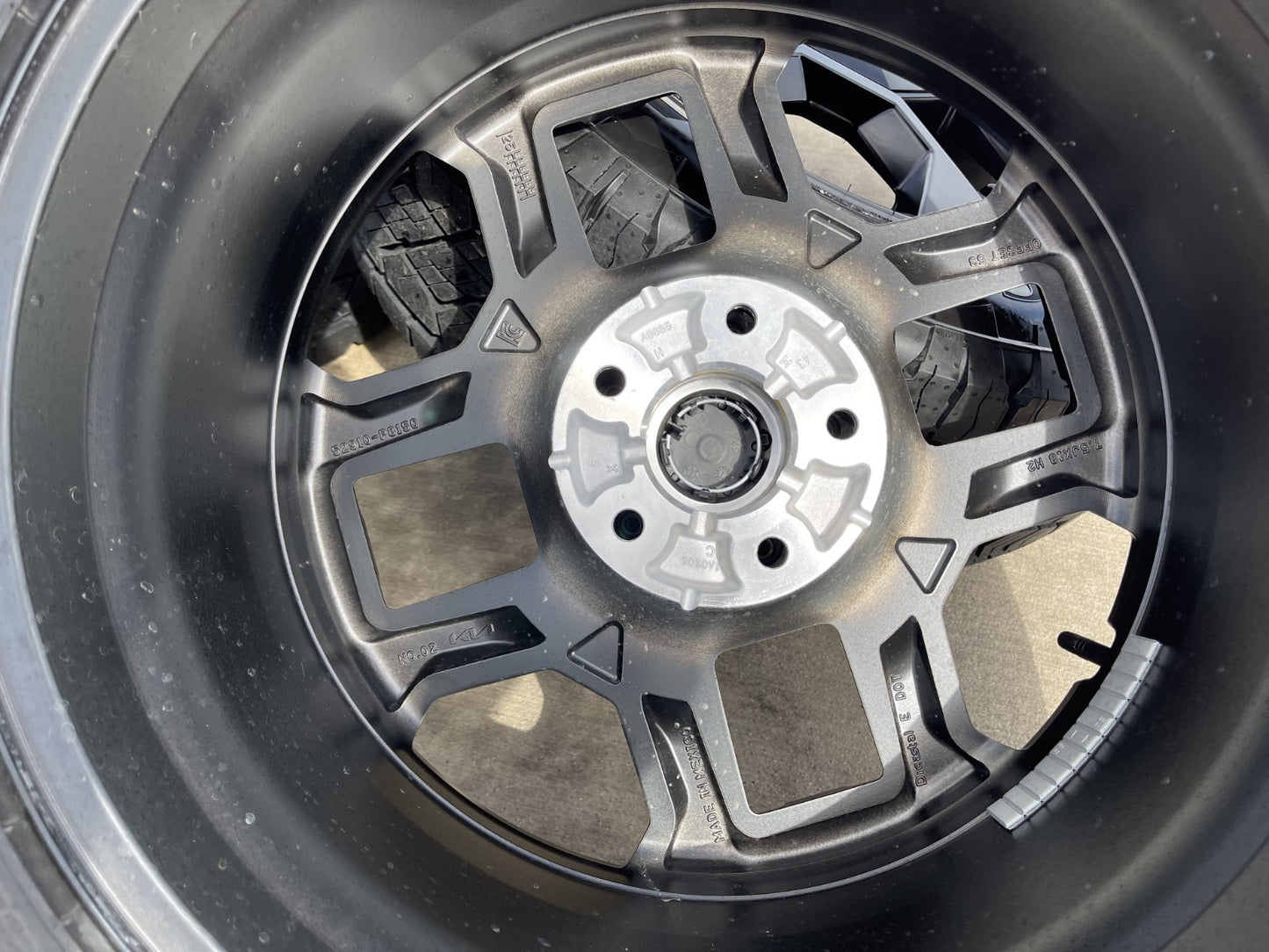18" Kia Telluride X-PRO OEM wheels rims Sorento Sedona 2026 2027 NEW
