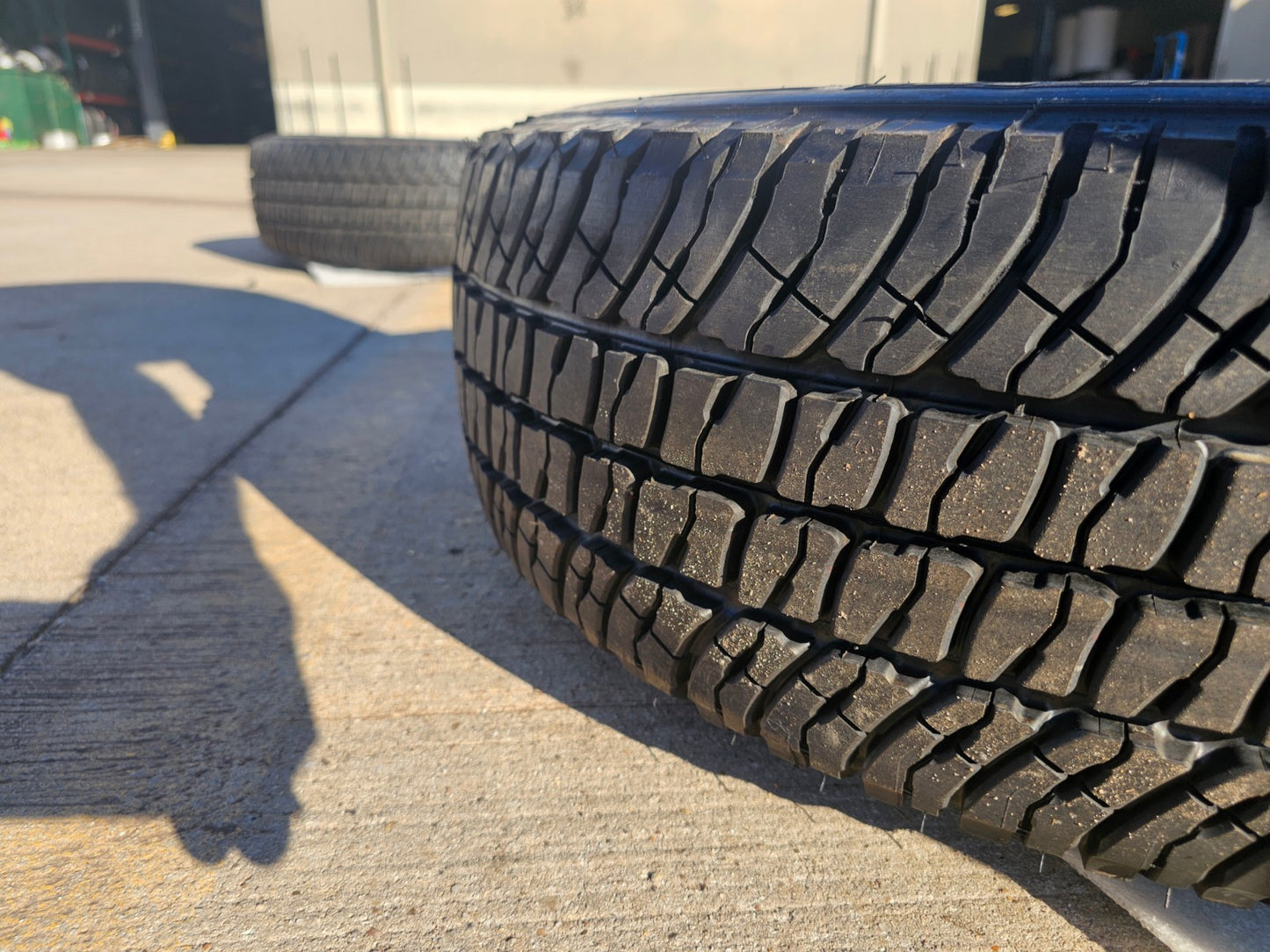 17" Ford F-350 Dually OEM rim wheel 10478 tire MICHELIN NEW