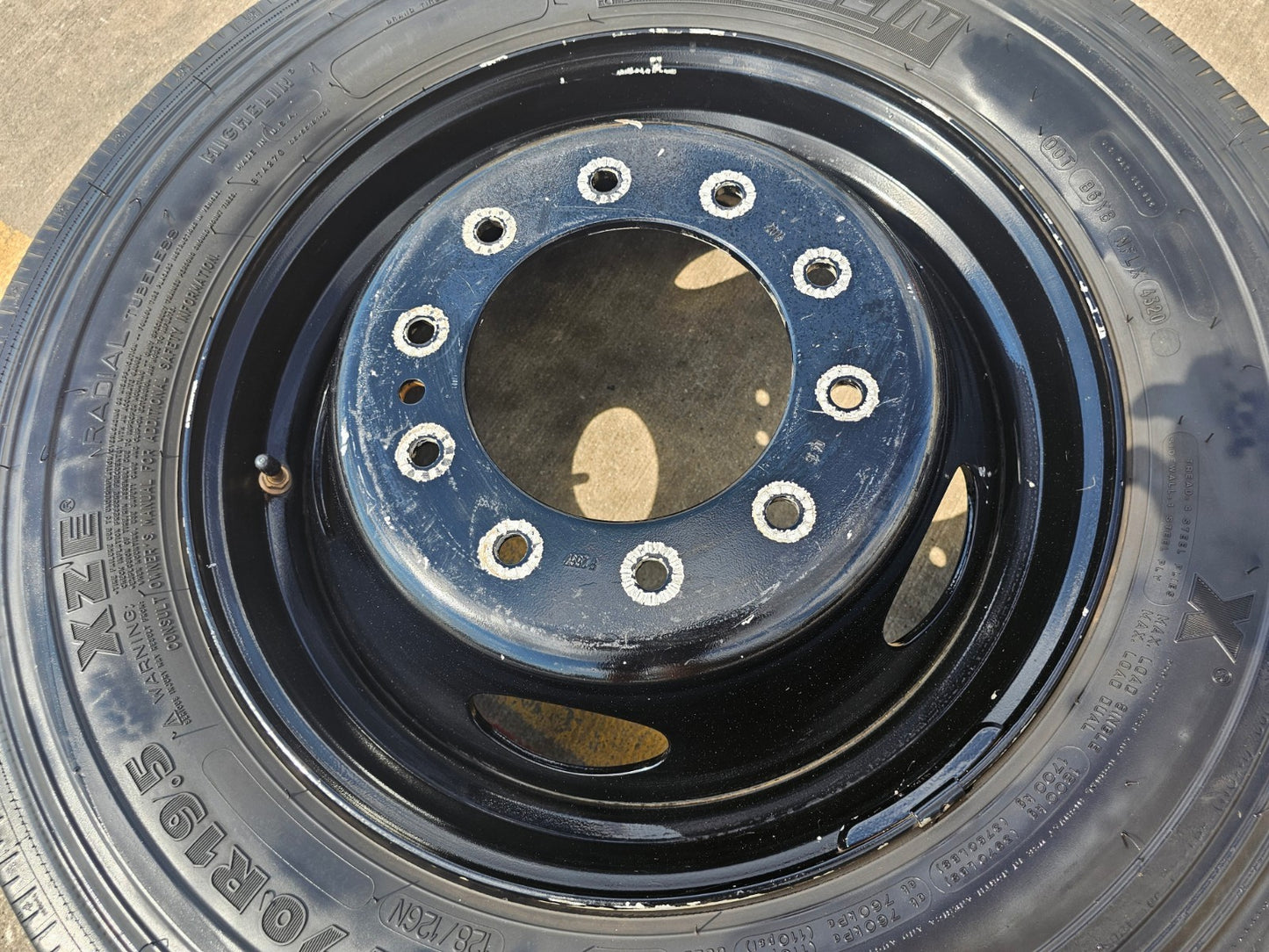 19.5" Ford F-450 F-550 Dually rim RAM 4500 OEM 10x225 spare MICHELIN