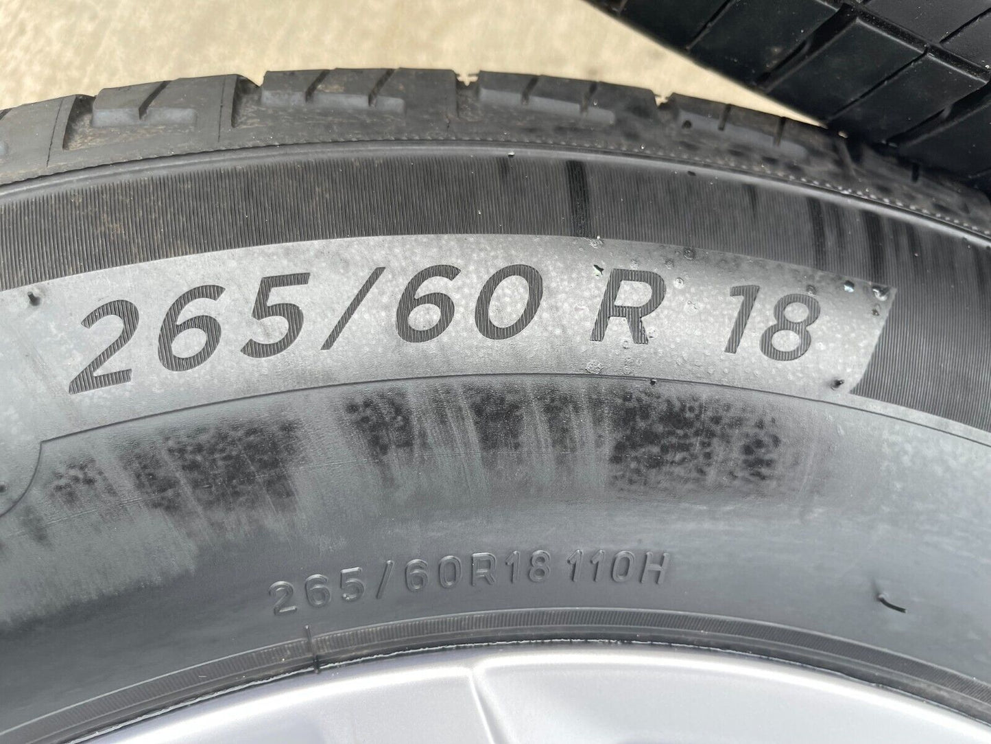 18" Jeep Grand Cherokee L OEM wheels rims 95198 Durango tires MICHELIN