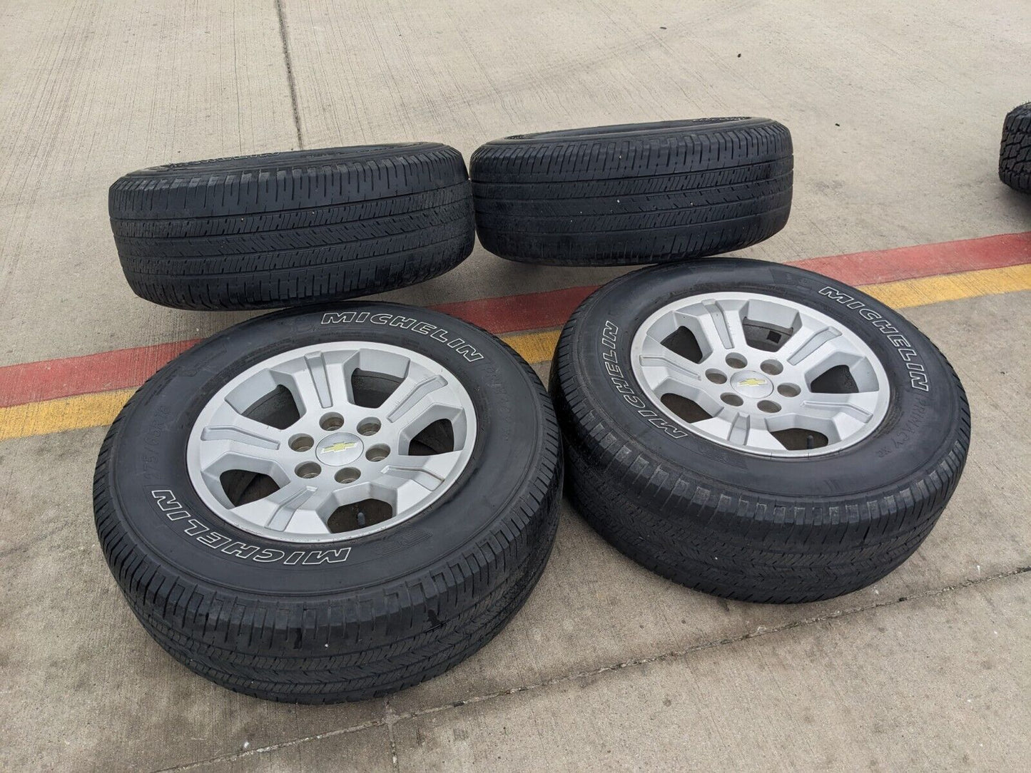 18" Chevy Tahoe Suburban Z71 OEM 5647 5753 wheels tires Silverado 1500