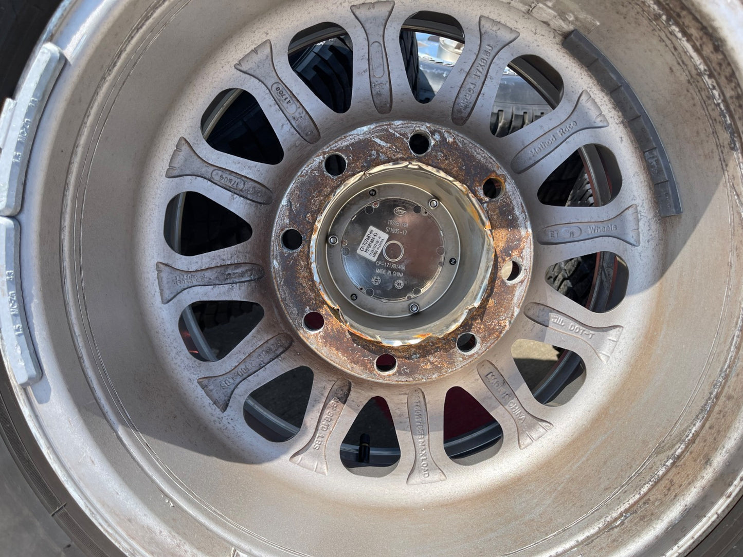 17" 17x8.5 Method 304 MR304 Ford F-250 F-350 rims wheels MICHELIN 8x170 SET