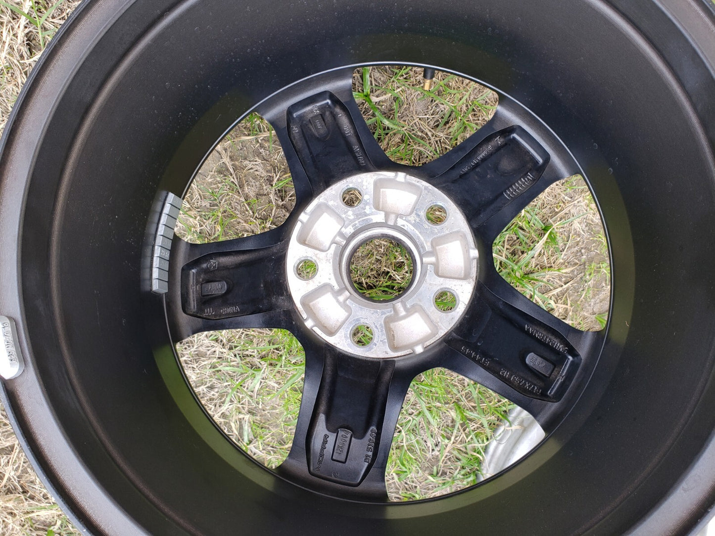17" Jeep Wrangler Rubicon OEM wheel rim 9217 Gladiator spare 2021 2022 2023 2024