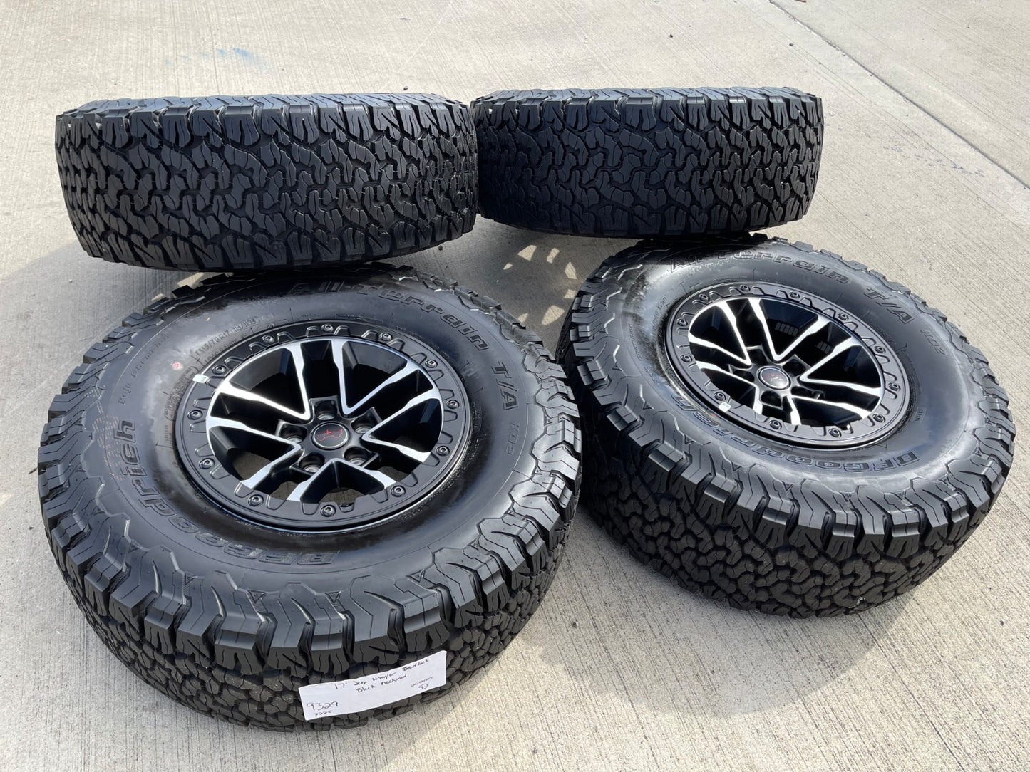 17" Jeep Wrangler 392 Gladiator Rubicon OEM 9329 BEADLOCK wheels rims NEW 35"