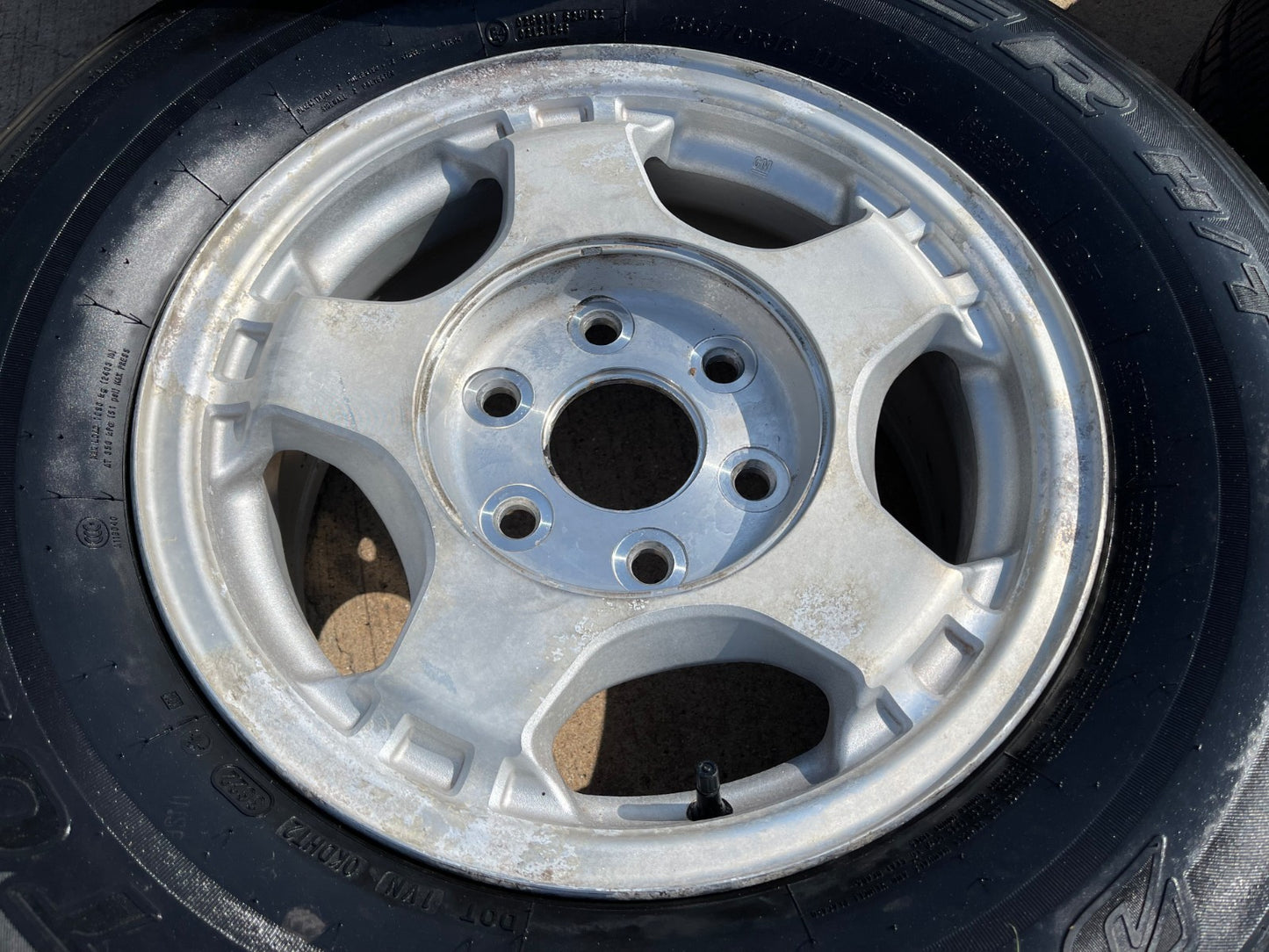 16" Chevy Silverado 1500 Tahoe OEM 5073 wheels rims 2002 2003 2004 2005 2006