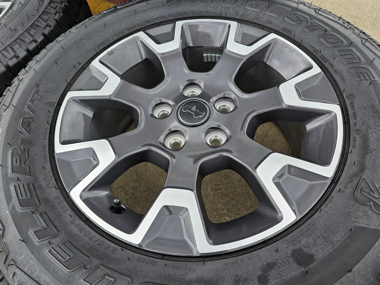18" Jeep Wrangler Gladiator OEM 9330 wheels rims Grand Cherokee 2024 2025 NEW
