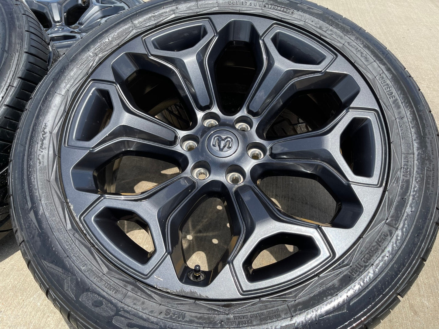 22" Dodge Ram 1500 OEM Laramie wheels LIMITED Gray 2685 2727 tires