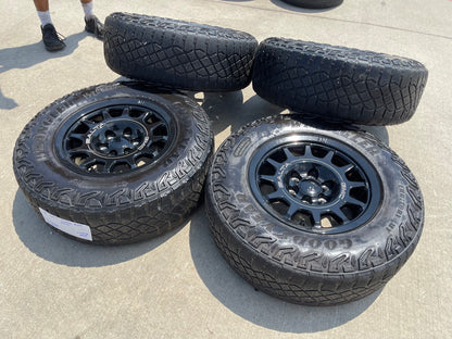 18" AEV SALTA GMC Sierra AT4X Chevy Silverado OEM rims wheels SET