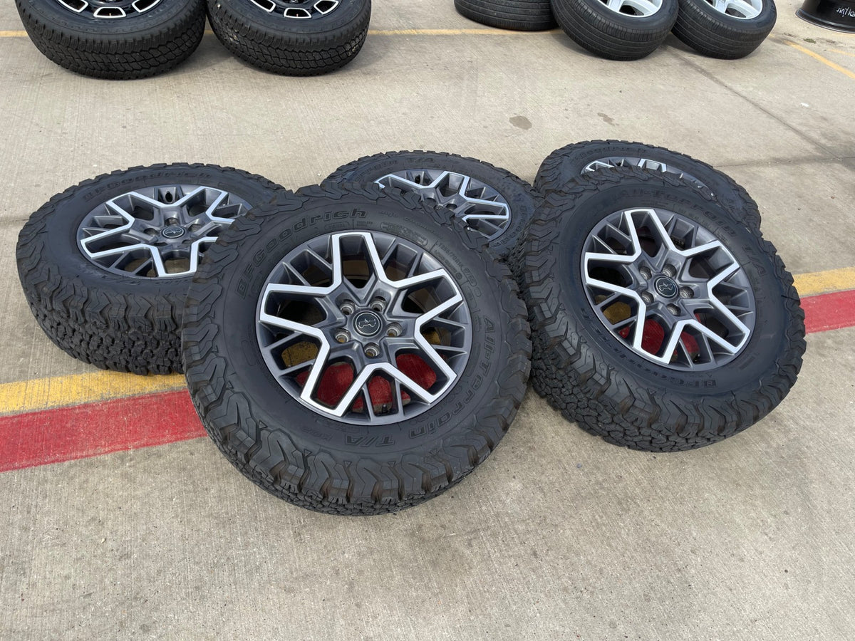 18" Jeep Wrangler Grand Cherokee Gladiator OEM 9331 wheels rims BFG KO2 A/T NEW