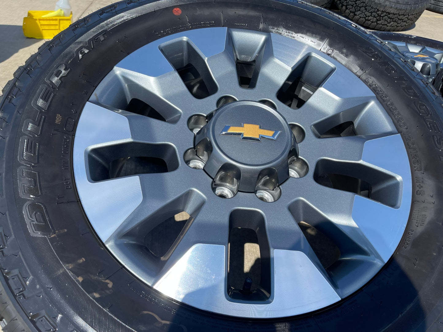 20" GMC Sierra Chevy Silverado 2500 3500 OEM 5960 5947 wheels rims BRIDGESTONE