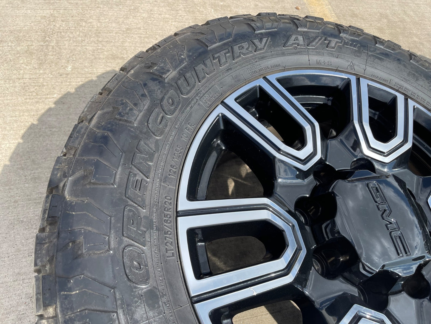 20" GMC Sierra AT4 2500 3500 OEM wheels rims 5950 Silverado tires TOYO A/T3