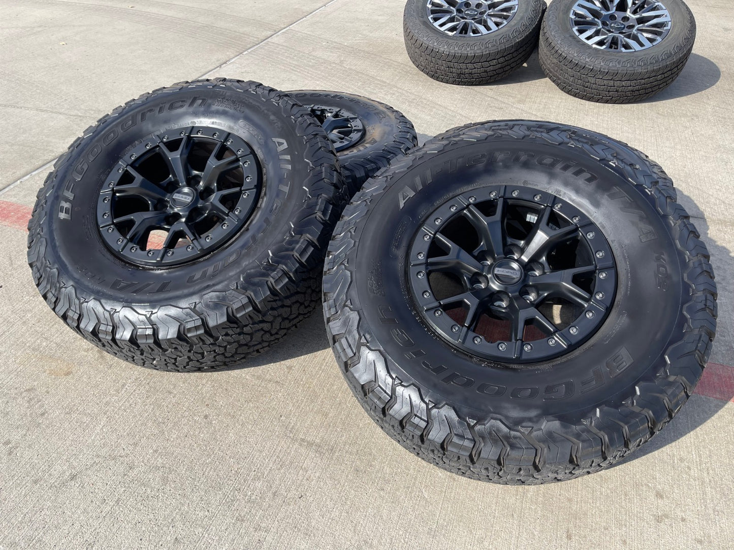 17" Ford F-150 Raptor R OEM BEADLOCK 10460 rims wheels 37" tires BFG