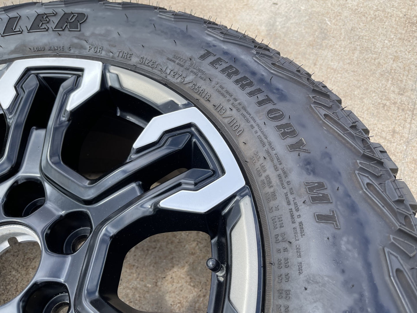 18" Chevy Silverado ZR2 Tahoe TRAIL BOSS Sierra OEM 95415 wheel rim GOODYEAR