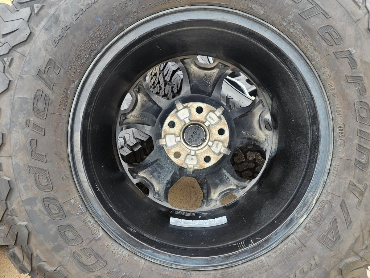 17" Jeep Wrangler Rubicon OEM wheels rims Gladiator 96832 9282 BFG KO2 A/T 33"