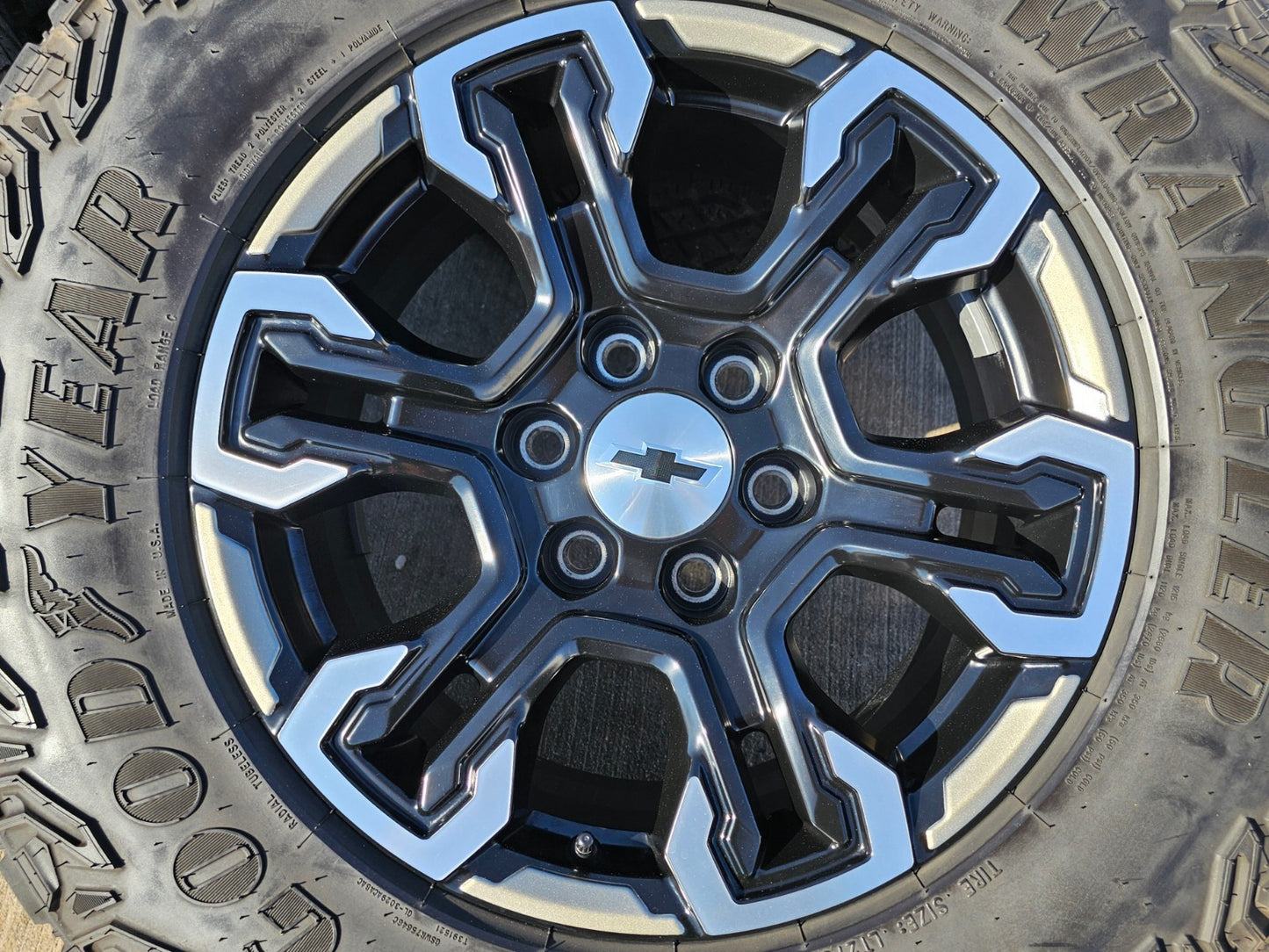 18" Chevy Silverado ZR2 Tahoe TRAIL BOSS Sierra OEM 95415 wheels rims GOODYEAR