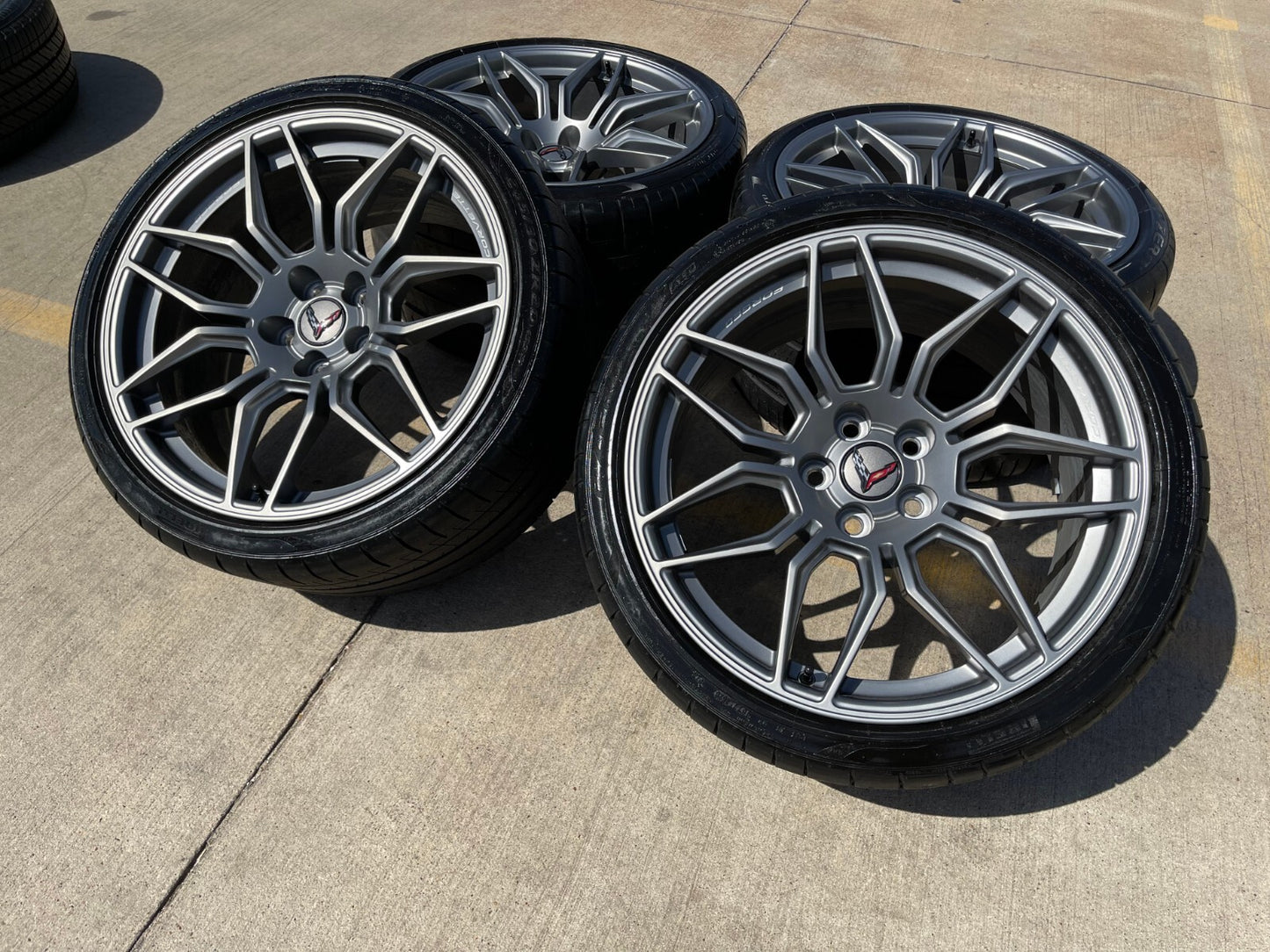 20" + 21" Chevy Corvette Z06 C8 OEM wheels rims 95580 95581 tires 2023 2024 2025