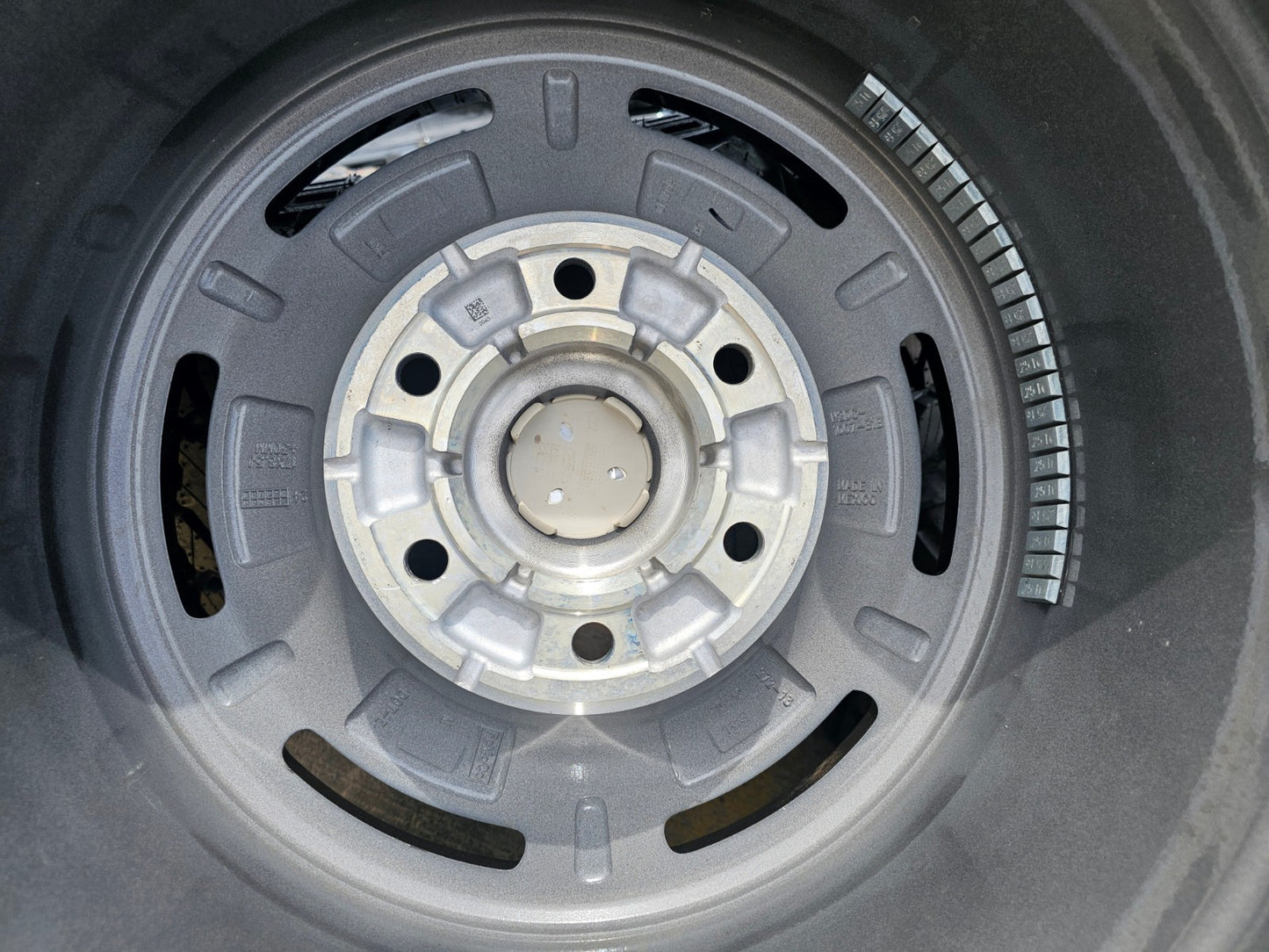 (1) 17" Ford Bronco HERITAGE SASQUATCH wheel rim 10464 GOODYEAR A/T 35" NEW