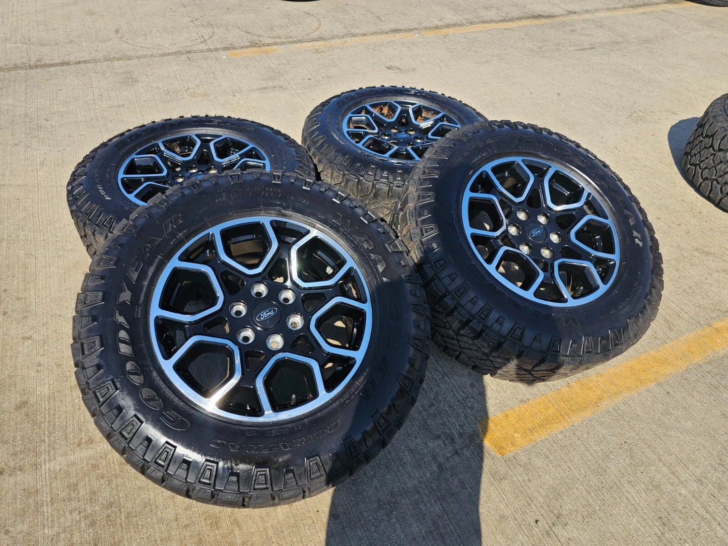 18" Ford F-150 OEM rims wheels 95049 10340 Expedition tires DURATRAC A/T