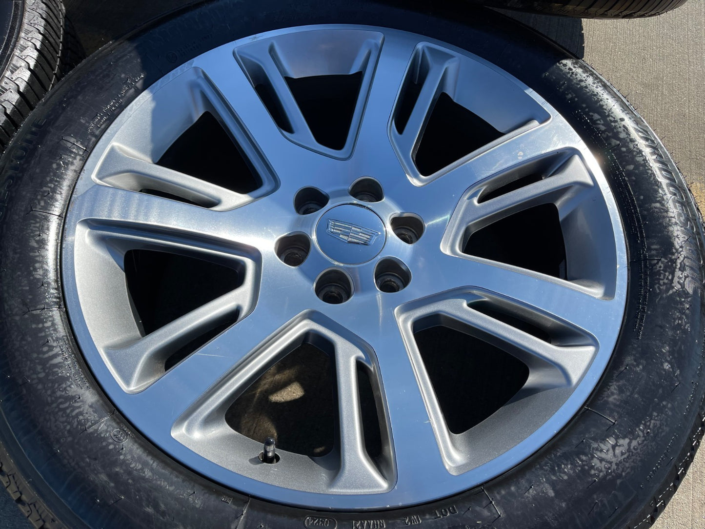 22" Cadillac Escalade Platinum OEM 4738 wheels rims tires BRIDGESTONE