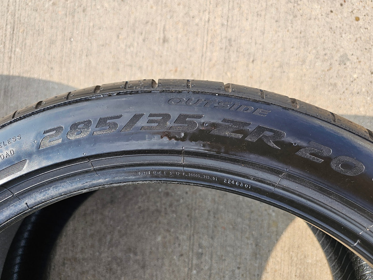 (2) 225/35/19 + (2) 285/35/20 Pirelli P Zero Corsa tires McLaren