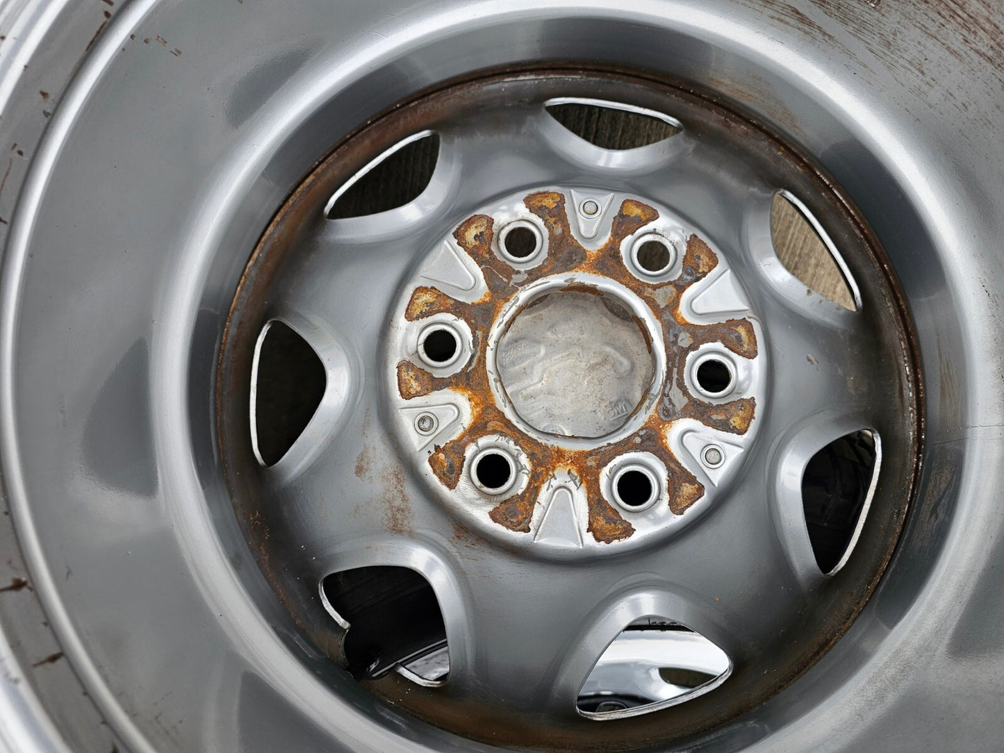 (1) 17" Chevy Tahoe PPV Police Package OEM 8111 spare wheel rim tire