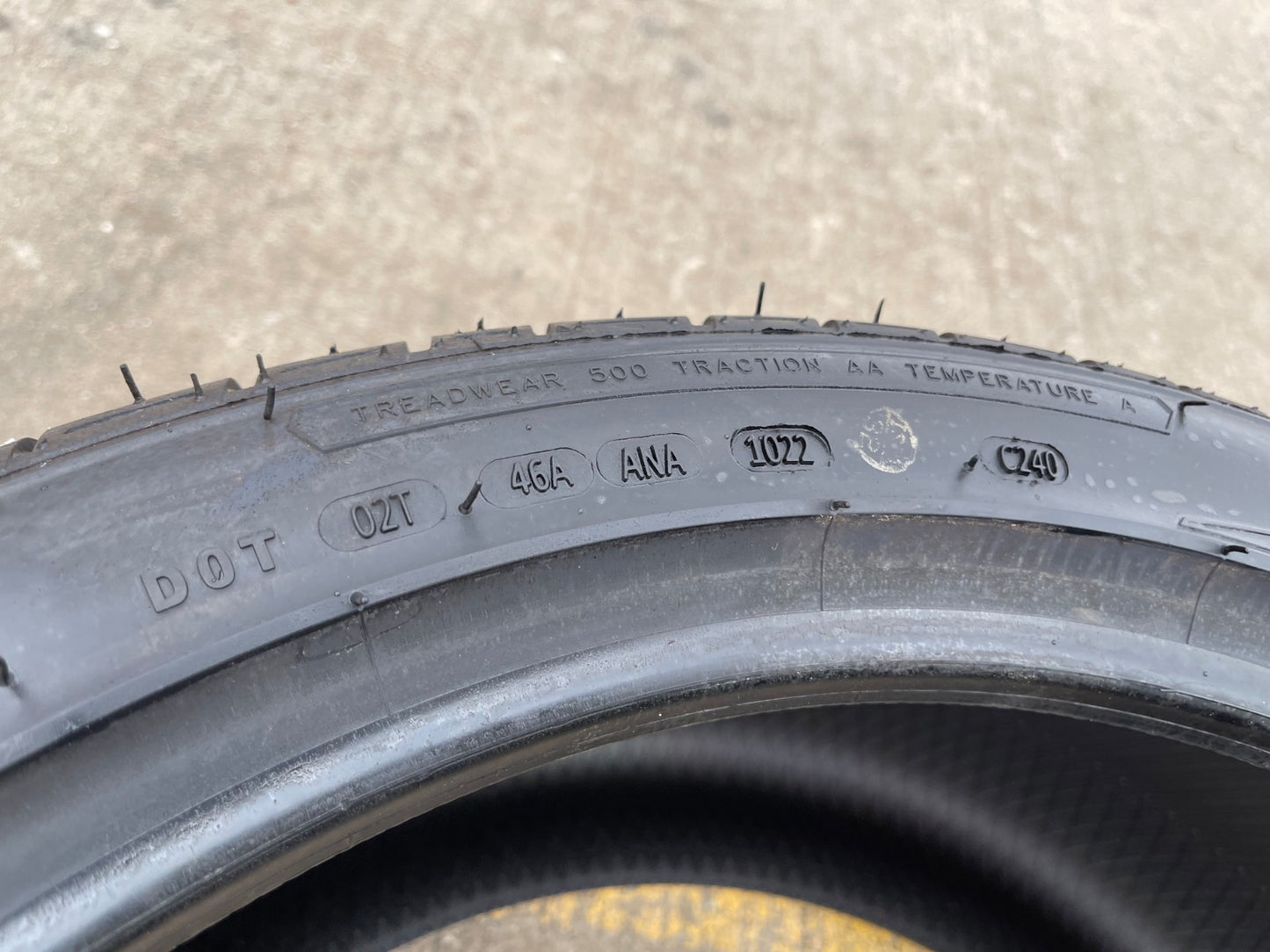 (1) 255/40/19 Kenda Vezda UHP A/S KR400 tire 255/40r19 100W NEW