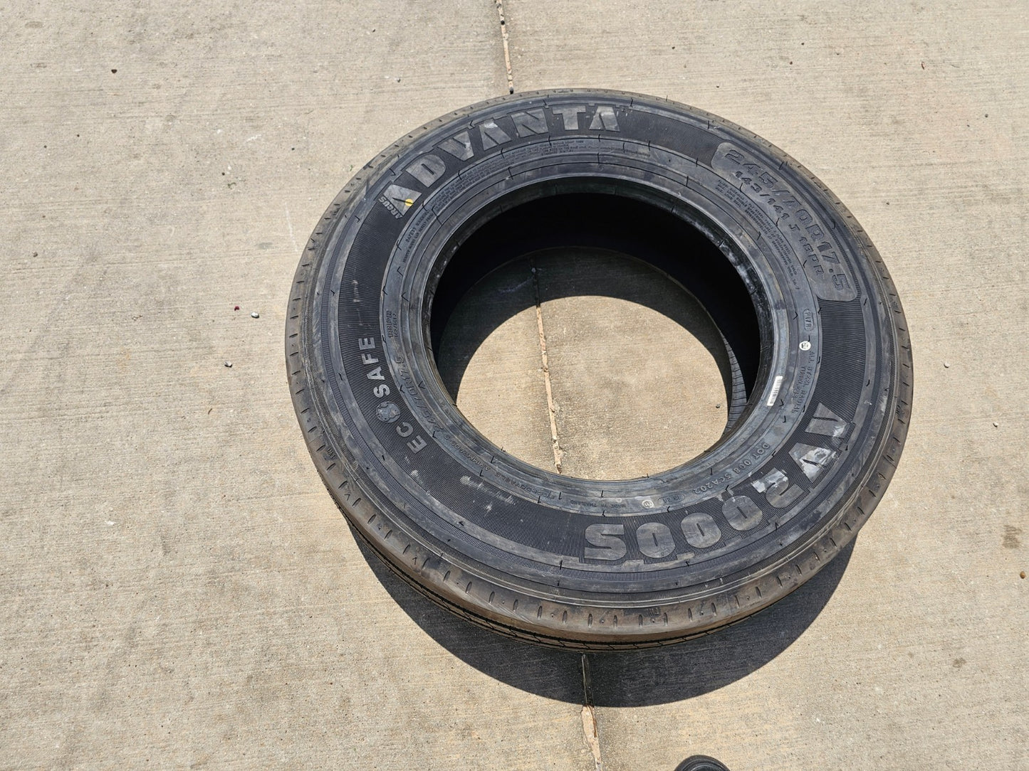 (1) 245/70/17.5 Advanta AV-2000S tire 245/70R17.5 143 J 18 ply LR J NEW