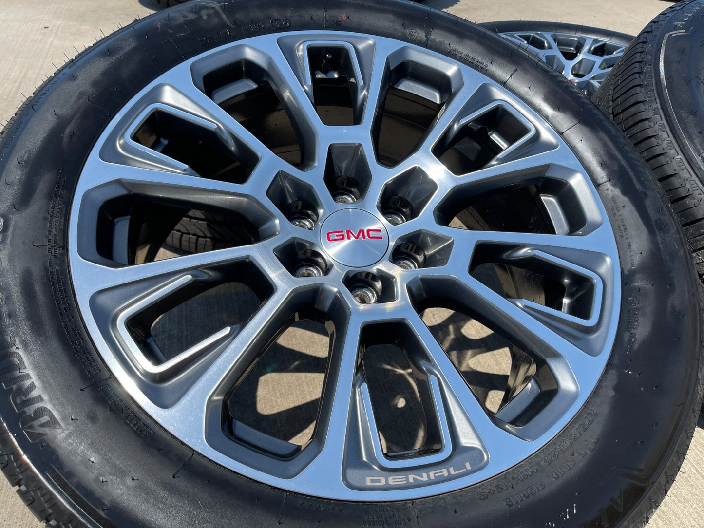 22" GMC Yukon Sierra DENALI OEM wheels rims Tahoe PIRELLI 2025 2026 2027 NEW