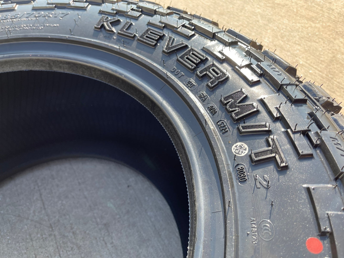 285/70/17 Kenda Kenda Klever M/T2 125 / R 10 PLY Load Range E tire NEW
