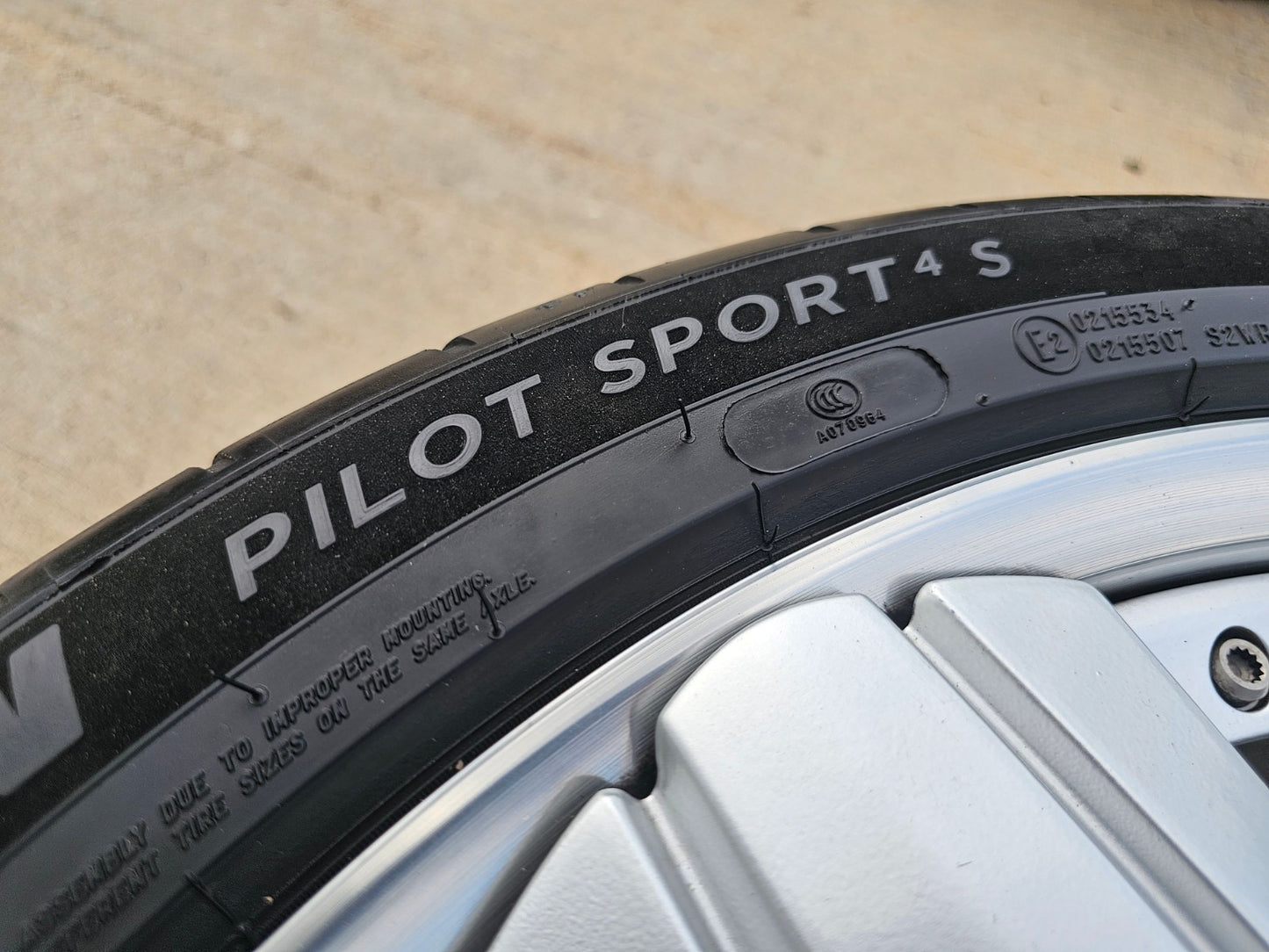 (1) 21" Bentley Continental OEM wheel rim Mulliner Flying Spur GT Spare