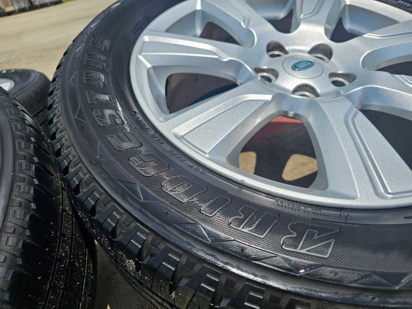 19" Range Land Rover LR4 OEM wheels rims 72259 tires